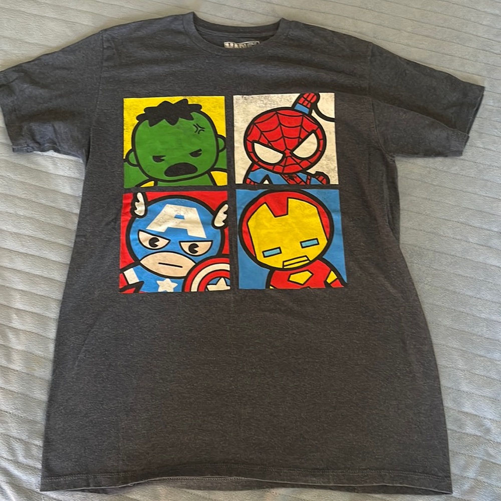 Marvel Novelty Superhero Tiny Avengers Short Sleeve Tee Shirt Size Medium